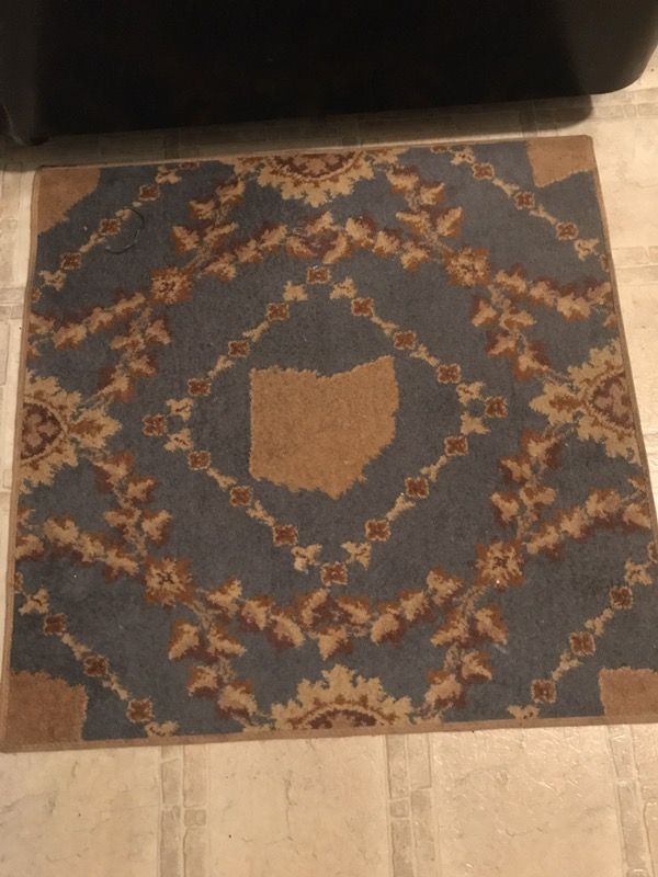 Unique Ohio rug $75
