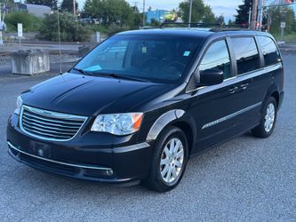 2013 Chrysler Town AND Country Touring