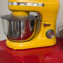 Frigidaire ESTM020 4.5-Quart 8-Speed Mimosa Residential Stand Mixer