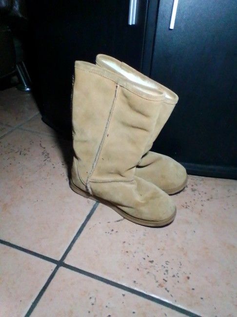 Beige Winter Boots 