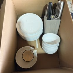 Large Plates Bowls Knives 