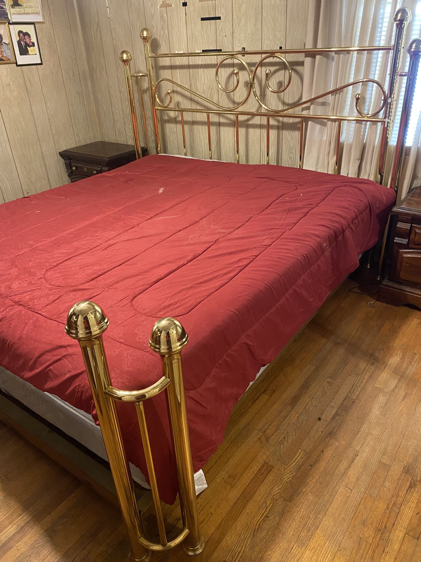 5 piece California king bedroom set