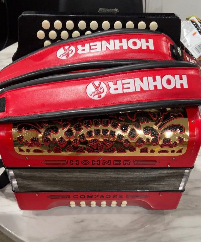 Hohner Accordion Compadre