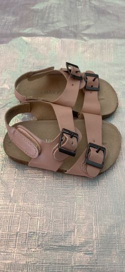 baby sandals old navy  size 3-6 m