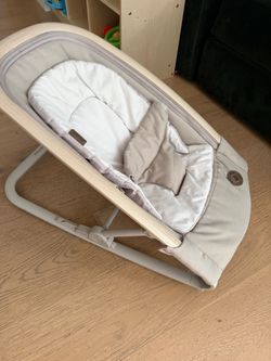 Baby Bouncer Maxi Cosy Seat with Wooden Frame