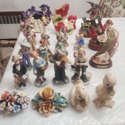 25 Porcelain And Ceramic Vintage Figurines 