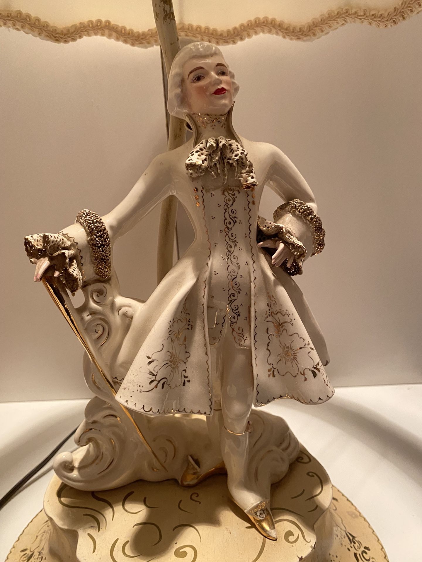 Antique Bedroom Porcelain Lamps Circa.1950 Collectibles & Art