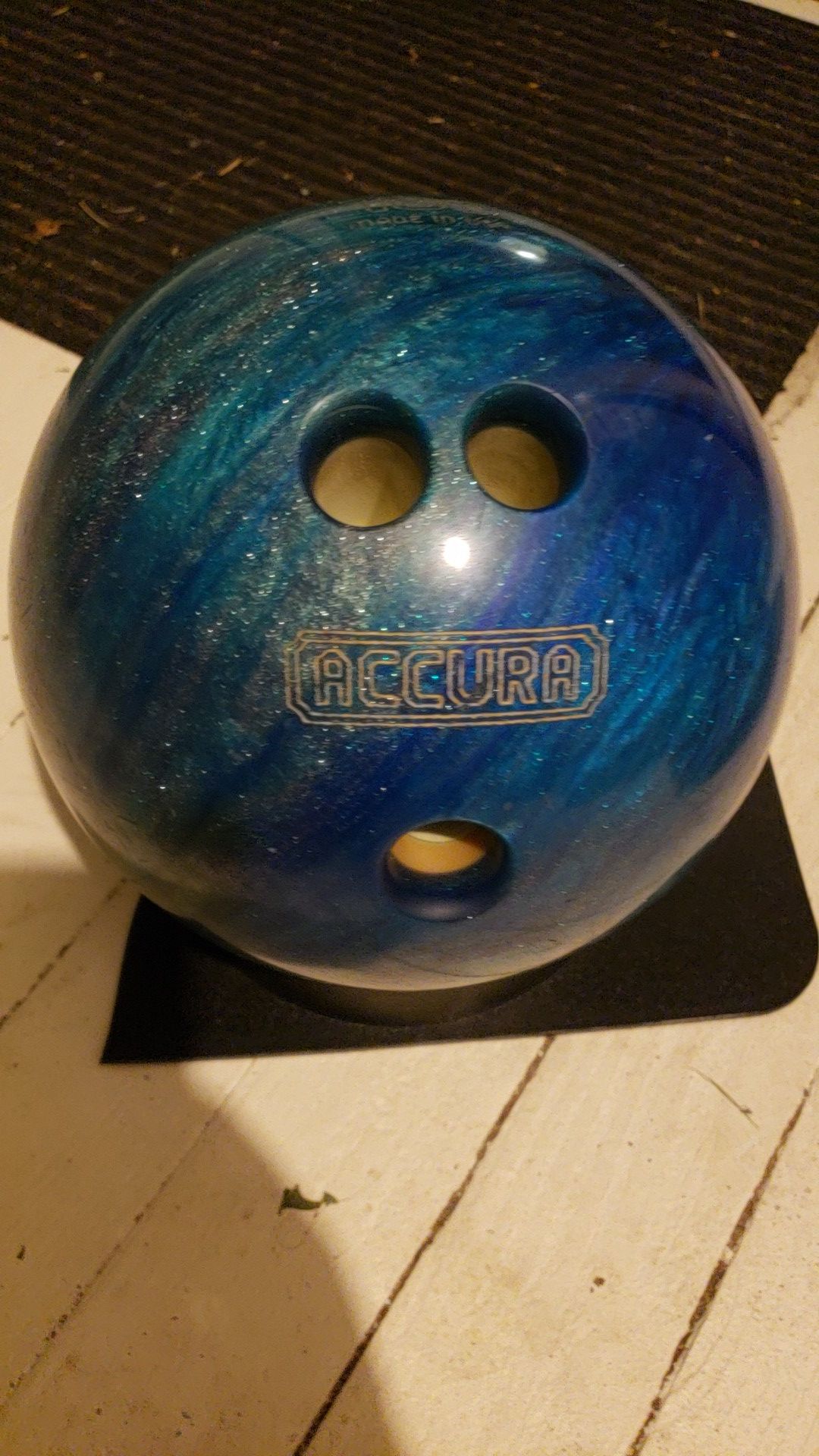 20 pound Accura Sports tec bowling ball