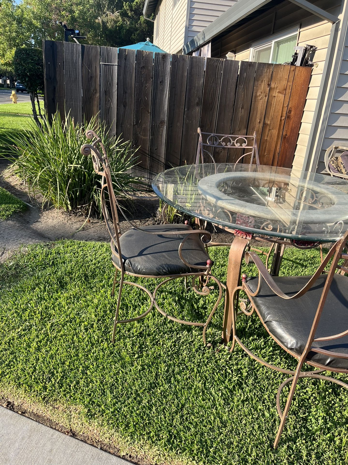 Table 4 Chairs Metal Heavy 