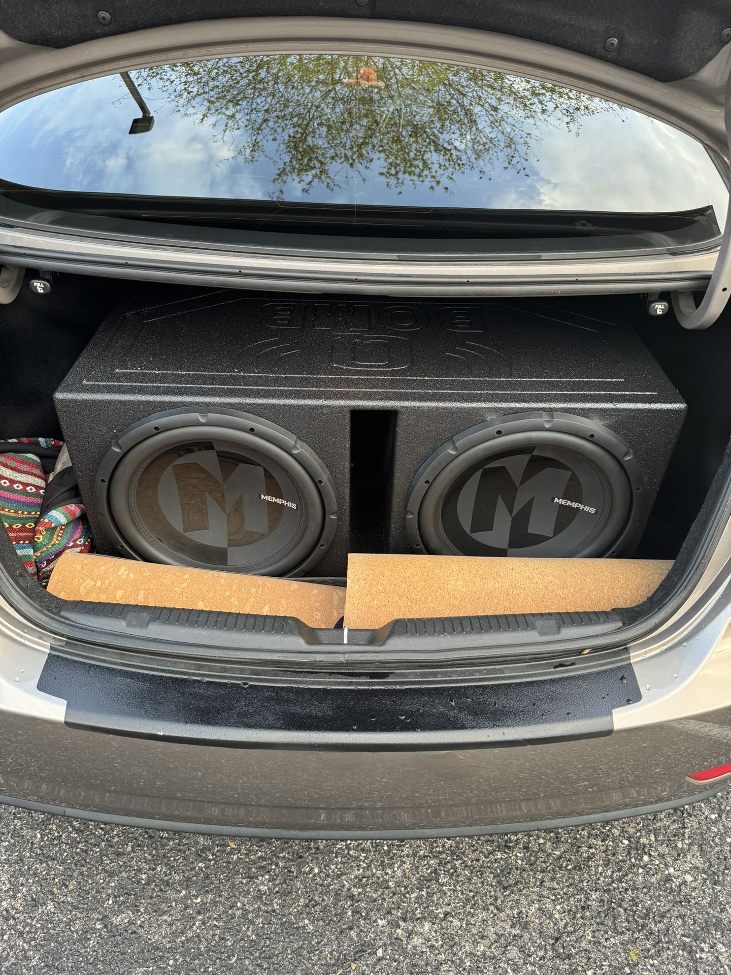 TWO 15” MEMPHIS SUBS WITH AMP AND ALL CORDS
