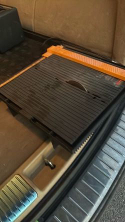 Small tile saw