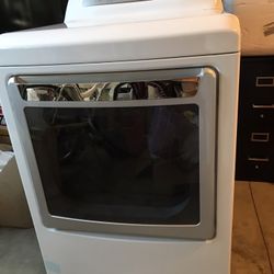 Gas Dryer ,new. Kenmore,white