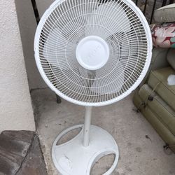 Everything Must Go! Make Me An Offer