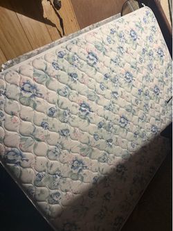 Queen mattress set