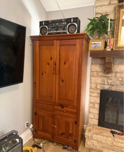 Entertainment center