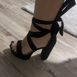 Girls / Women’s Shoe Collection (Size 8-8.5)