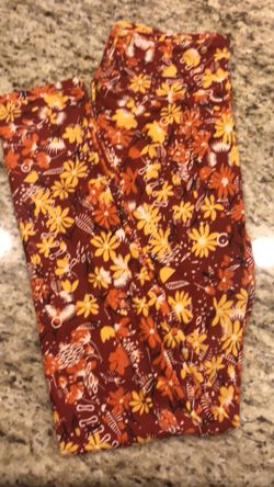 OS fits all women’s LuLaRoe leggings