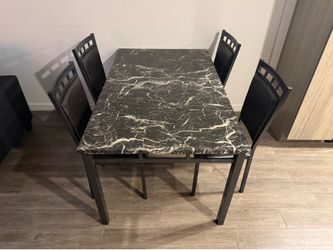 Dinning room table
