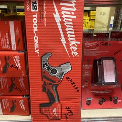 Milwaukee M12 12V Lithium-Ion Cordless PVC Pipe Shear (Tool-Only)
