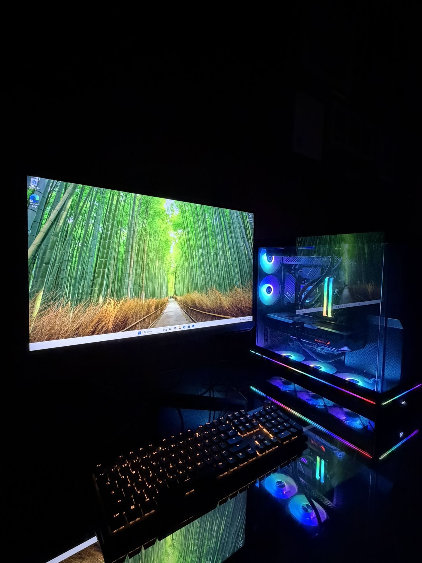  Gaming Desktop – i7-14700KF / RTX  5070) / 32GB RAM/2Tb/Corsair k70/Samsung - 27” Odyssey FHD IPS 240Hz G-Sync. Open to selling pc separately.