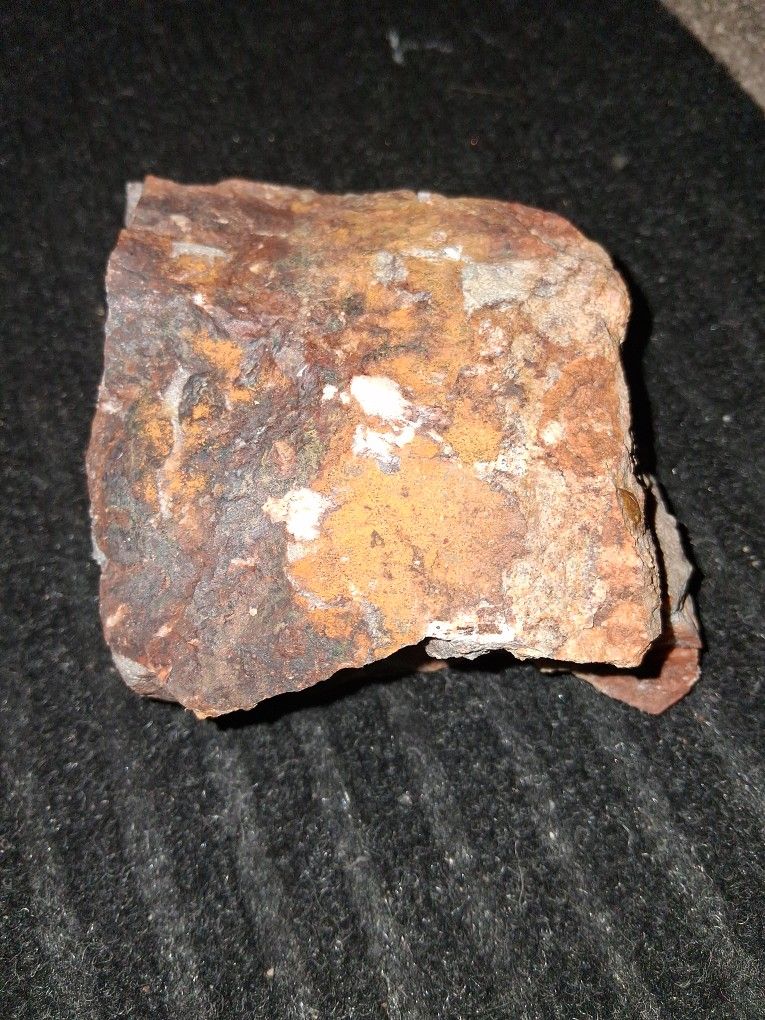 Quarts Stone Gold And Silver Ore