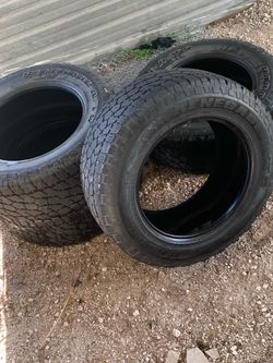 35x12.50R20LT 121S Tires for sale in Edinburg 200$ pick up only
