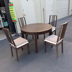 IKEA 5 Piece Dining Set Extendable Round Dining Table and 4 Chairs Very Good Condition