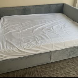 DAY BED FOR SALE INCLUDING MATTRESS