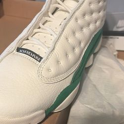 Jordan 13s green and white size 5.5y