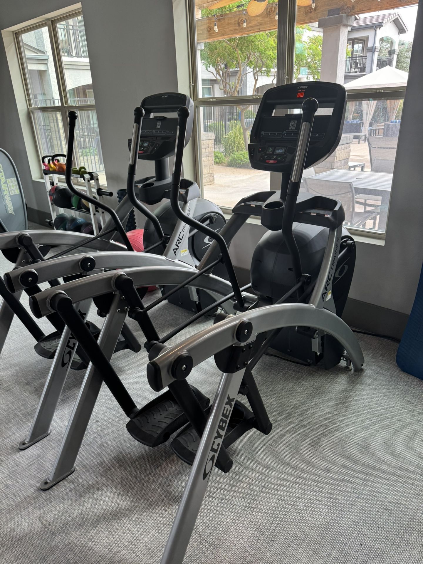 Cybex 525at Commercial Ellitpcial machine