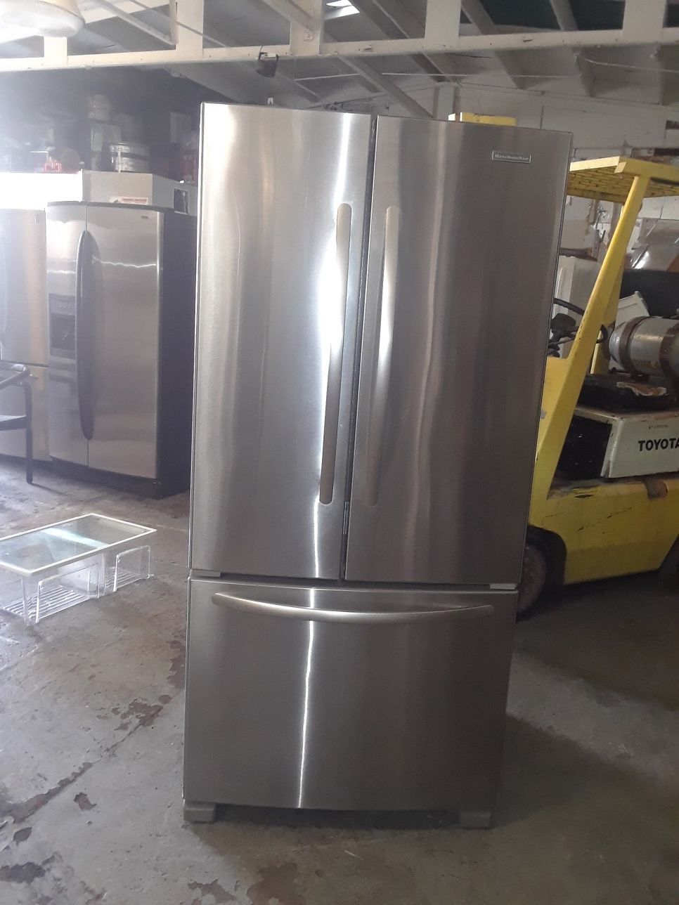 Fridge kitchen aid good condition 3door 90 days warranty 33 inches refri kitchen aid buenas condiciones 3 puertas 90 dias de garantia 33 pulgadas