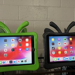 iPads  Air. W Color Case N Charger 