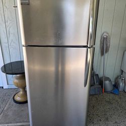 Frigidaire Refrigerator 