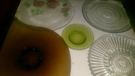 4 Vintage Serving Platters. 1 Sm. Green