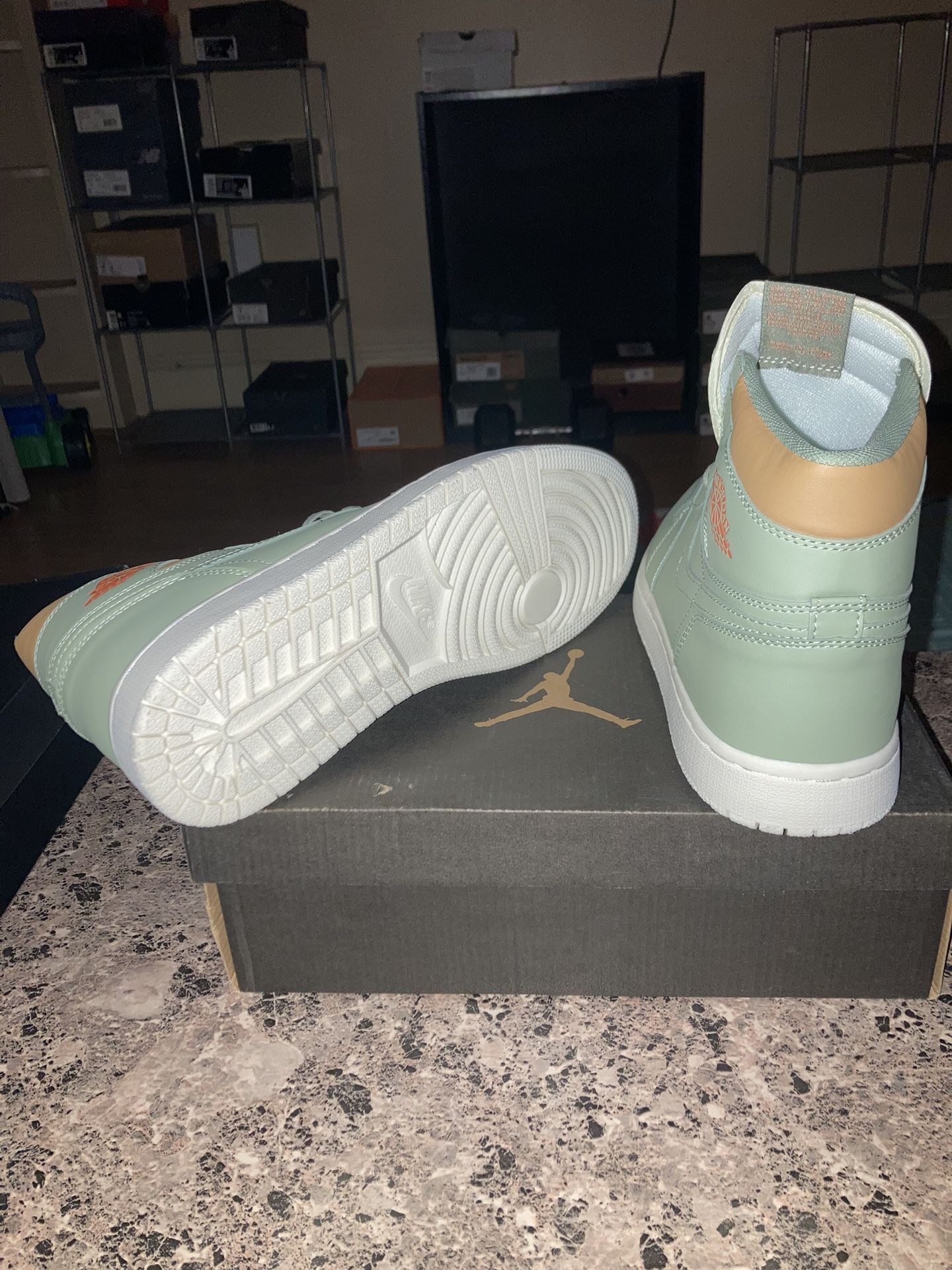 Retro 1 Air Jordan’s Multiple Sizes