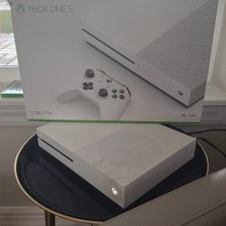 XBOX ONE S 1 TB