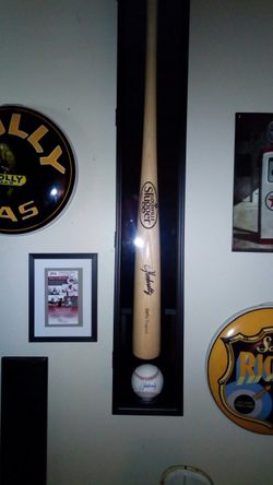 John smoltz sighned Louisville slugger and sighned baseball in display case with JSA certificate of authinticity