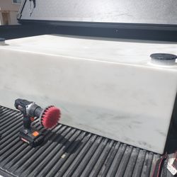 100 Gallon Low Profile Water Tank