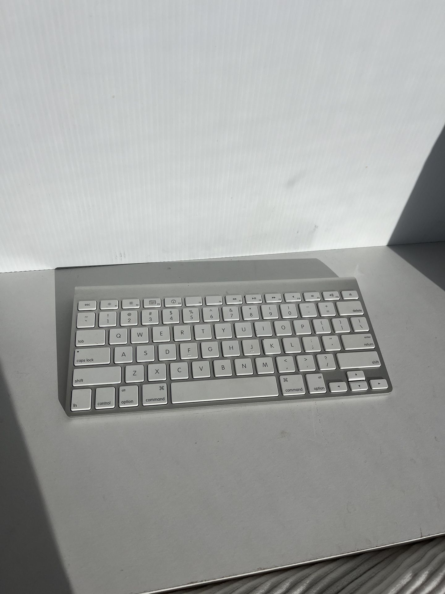 Apple Magic Keyboard Model A1314 Wireless Bluetooth Silver And White - 11” x 5”