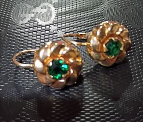 Aretes con esmeraldas 14k