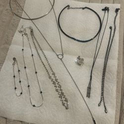 BEAUTIFUL LOT OF NICE JEWELRY!