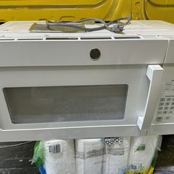 Microwave GE 1.6cu. Ft. White