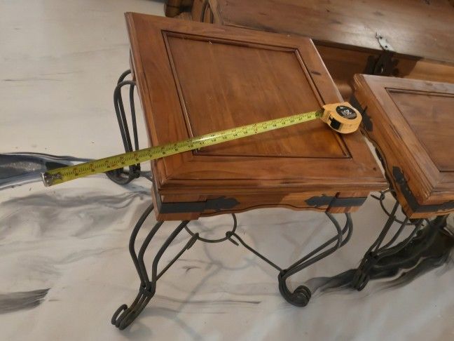 19" Tall End Table (Almost Square At 20"×22" Top, No Drawer)