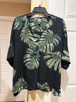 Women’s Hawaiian blouse