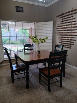 Kitchen Table With 4 Chairs $75.00