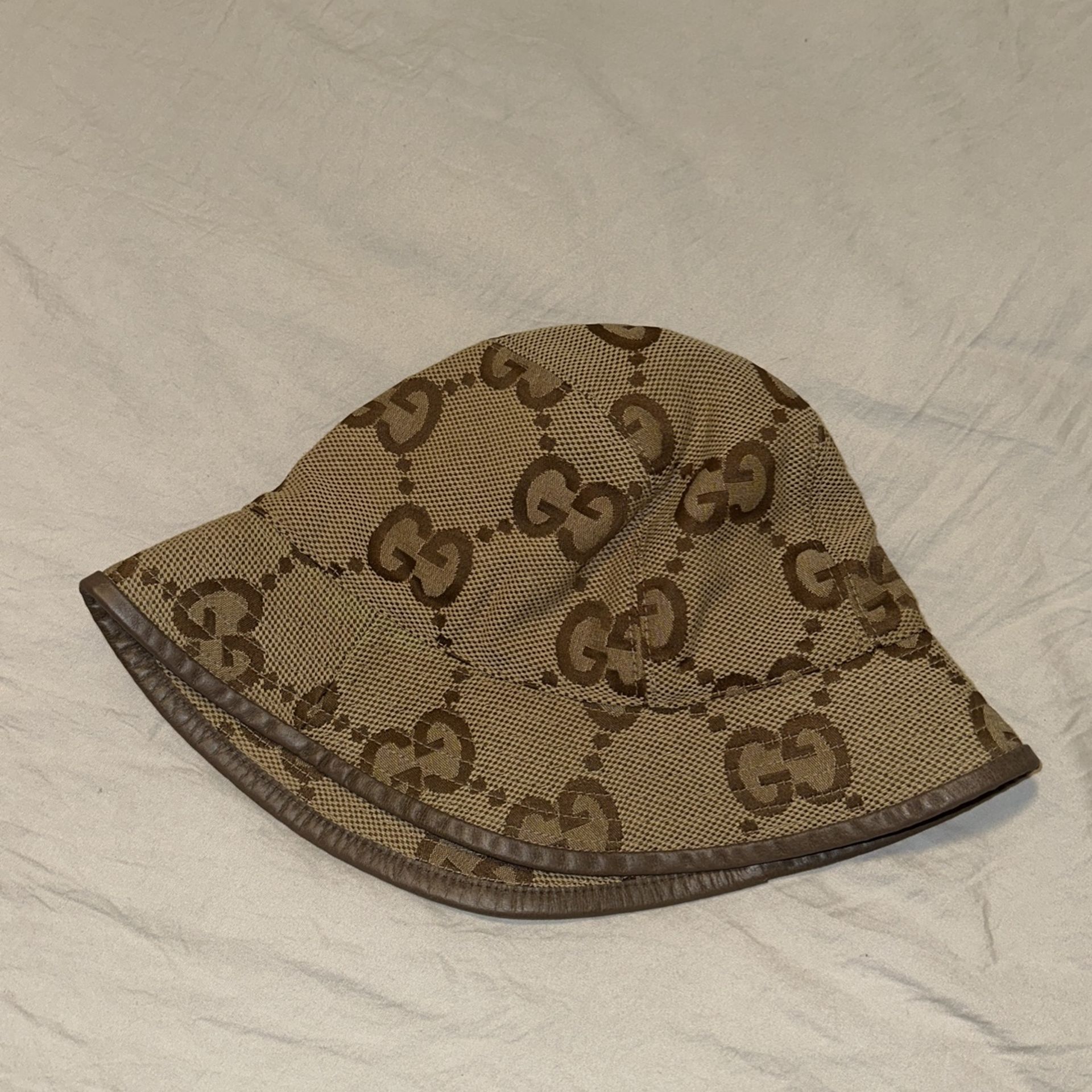 $150 Gucci Jumbo GG Canvas Bucket Hat