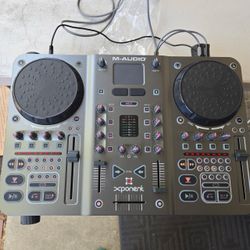 M‑Audio Xponent DJ Controller