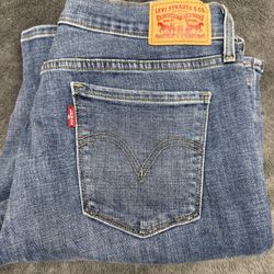 Levi’s 505 Straight Women’s Jeans, Size 30x30”.  