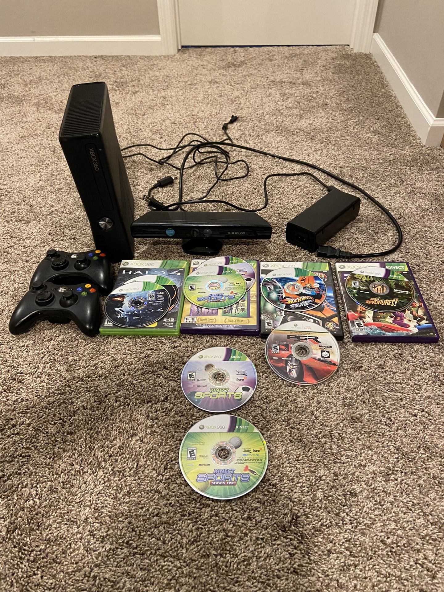 Xbox 360S 4Gig With 2 Controllers And 6 Games