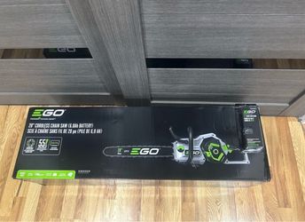 Ego 20" CORDLESS CHAIN SAW (6.0Ah BATTERY) SCIE À CHAÎNE SANS FIL DE 20 po (PILE DE 6,0 AH) with spare chain
